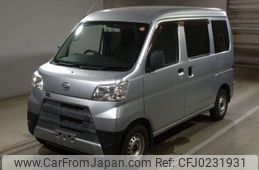 daihatsu hijet-van 2018 -DAIHATSU--Hijet Van EBD-S331V--S331V-0202483---DAIHATSU--Hijet Van EBD-S331V--S331V-0202483-