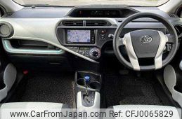 toyota aqua 2013 504928-923110