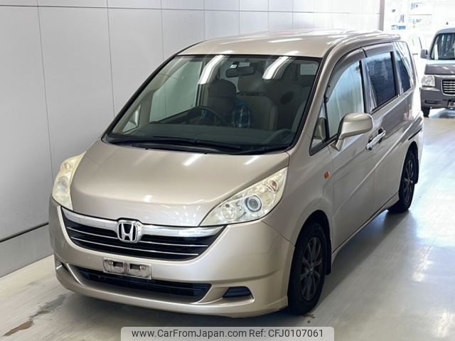 honda stepwagon 2005 -HONDA--Stepwgn RG1-1056180---HONDA--Stepwgn RG1-1056180- image 1