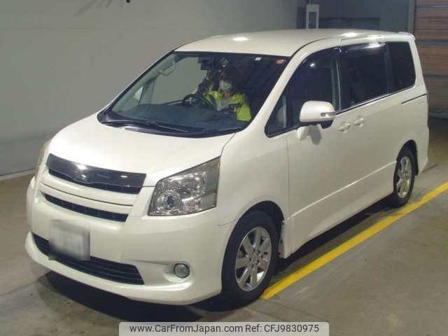 toyota noah 2010 -TOYOTA 【尾張小牧 301ﾇ3643】--Noah DBA-ZRR70W--ZRR70-0289256---TOYOTA 【尾張小牧 301ﾇ3643】--Noah DBA-ZRR70W--ZRR70-0289256- image 1