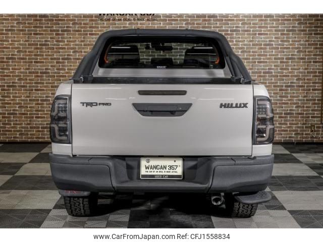 toyota hilux-pick-up 2018 CFJ1558834 image 2