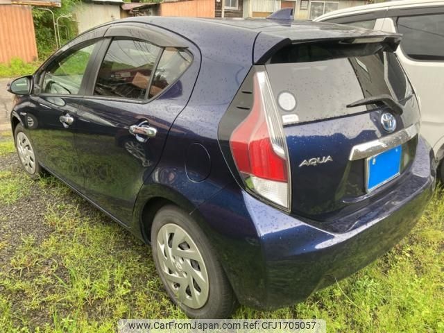 toyota aqua 2017 CFJ1705057 image 2