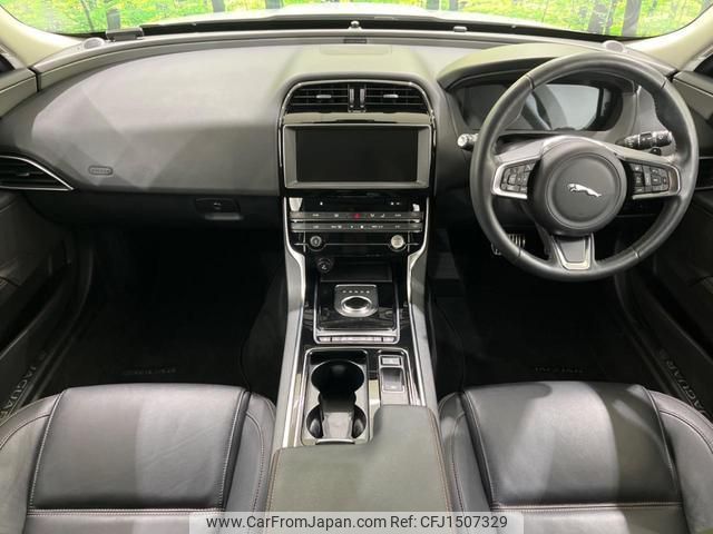 jaguar xe 2019 CFJ1507329 image 2