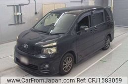 toyota voxy 2010 CFJ1583059