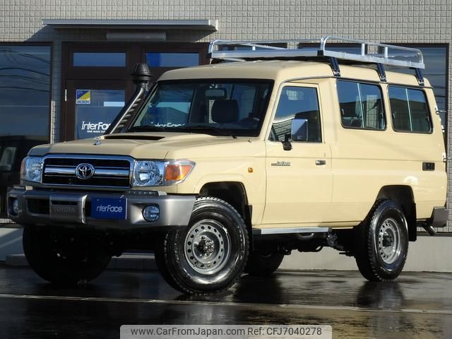 toyota landcruiser-70 2019 quick_quick_GRJ76K_JTFRV71J2KF001280 image 2