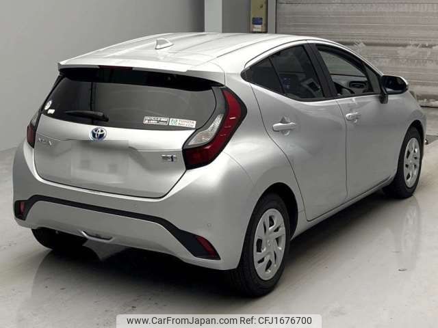toyota aqua 2022 CFJ1676700 image 2