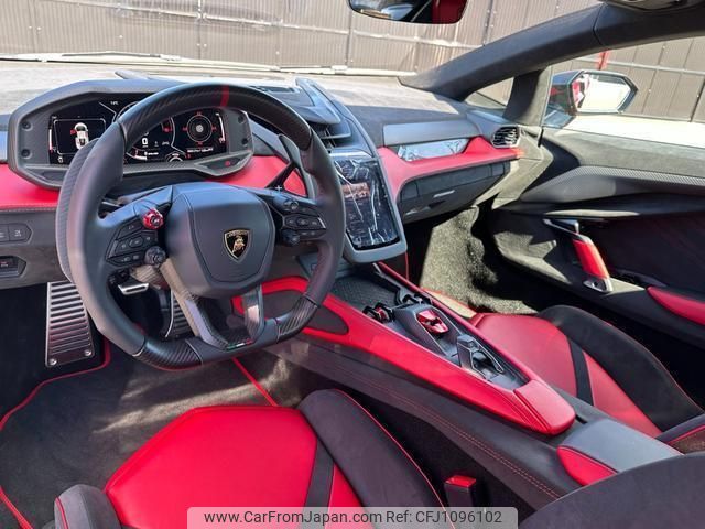 lamborghini lamborghini-other 2024 quick_quick_ZMREV_ZHWEC1ZM3RLA00542 image 2