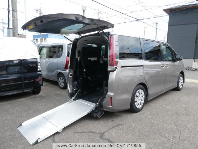 toyota noah 2019 CFJ1719856 image 1