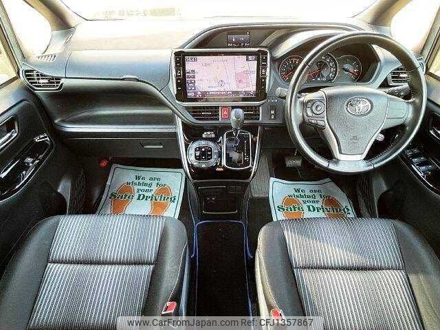 toyota voxy 2019 504928-931168 image 1