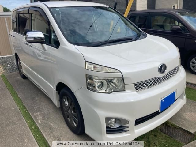 toyota voxy 2011 CFJ1554103 image 1