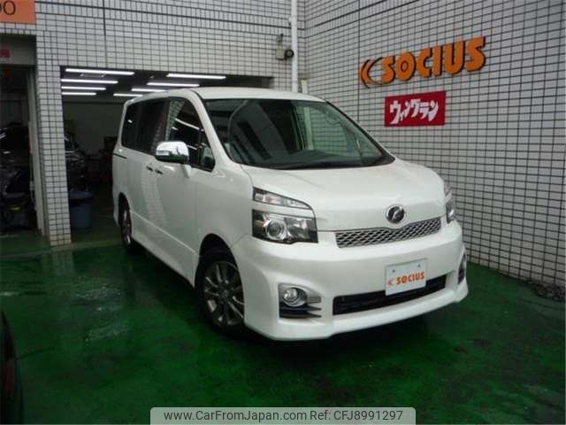 toyota voxy 2010 -TOYOTA--Voxy ZRR70W--ZRR70W-0380124---TOYOTA--Voxy ZRR70W--ZRR70W-0380124- image 1