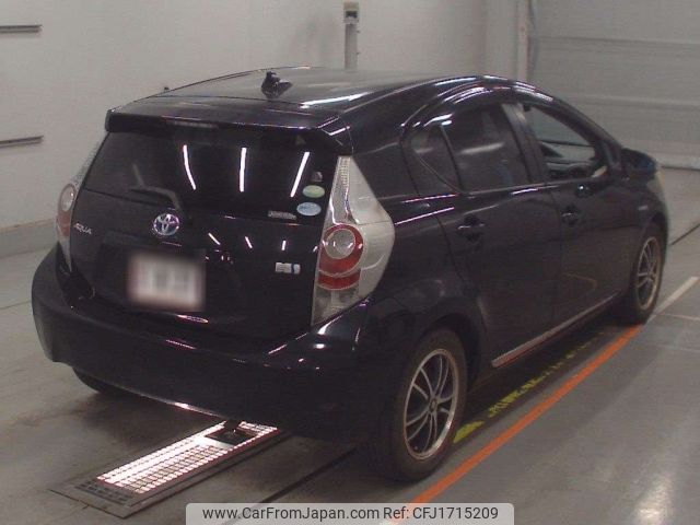 toyota aqua 2012 CFJ1715209 image 2