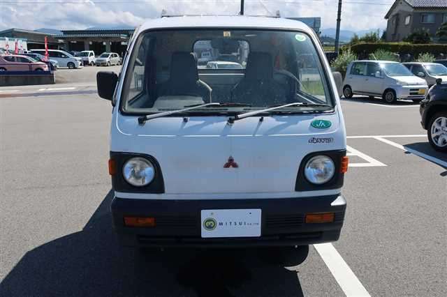 mitsubishi minicab-truck 1993 170929153344 image 2