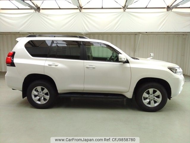 toyota land-cruiser-prado 2022 ENHANCEAUTO_1_ea283808 image 2