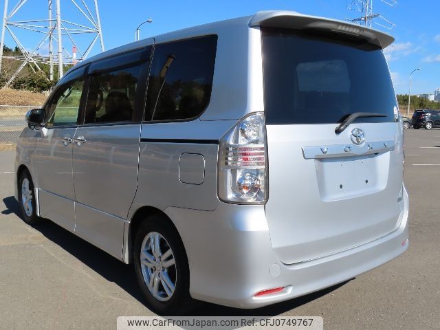 toyota voxy 2010 NIKYO_XZ23809 image 1