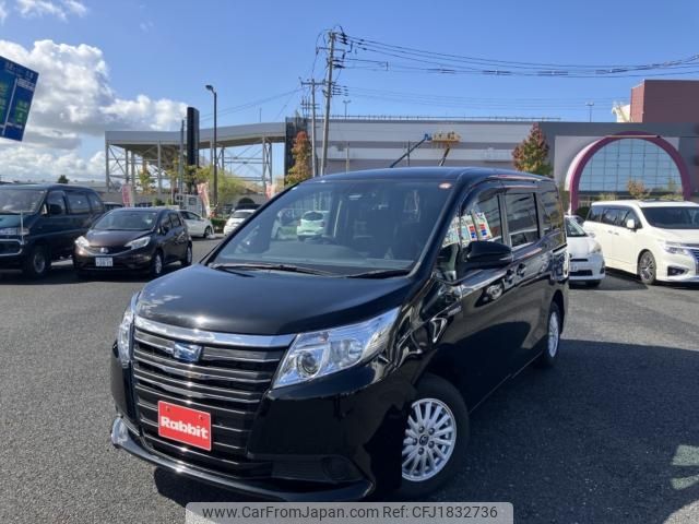 toyota noah 2017 CFJ1832736 image 1