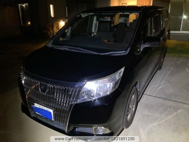 toyota esquire 2014 CFJ1851250 image 1