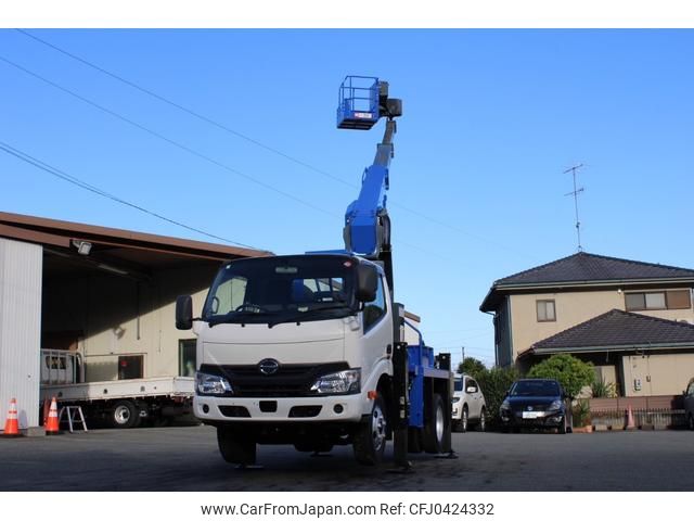 hino dutro 2018 GOO_NET_EXCHANGE_0230013A30241108W001 image 1