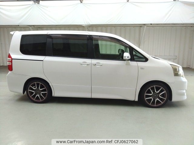 toyota noah 2011 ENHANCEAUTO_1_ea292990 image 2