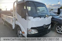 toyota dyna-truck 2013 CFJ1801150