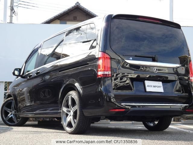 mercedes-benz v-class 2017 quick_quick_447811_WDF44781323251939 image 2