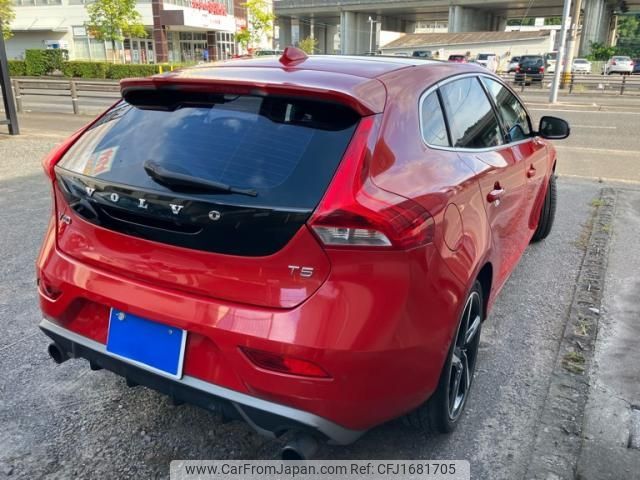 volvo v40 2013 CFJ1681705 image 2