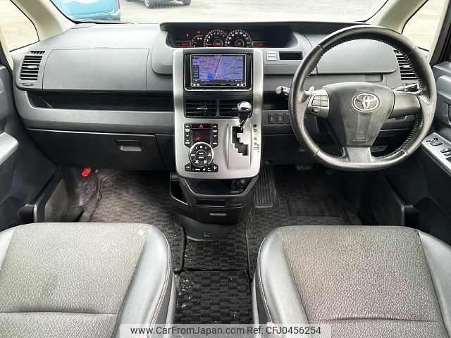 toyota voxy 2013 -TOYOTA--Voxy DBA-ZRR70W--ZRR70-0560725---TOYOTA--Voxy DBA-ZRR70W--ZRR70-0560725- image 2