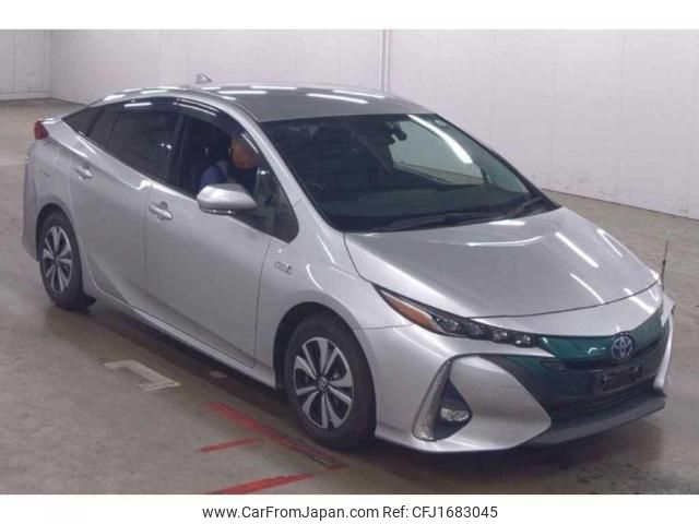 toyota prius-phv 2018 CFJ1683045 image 1