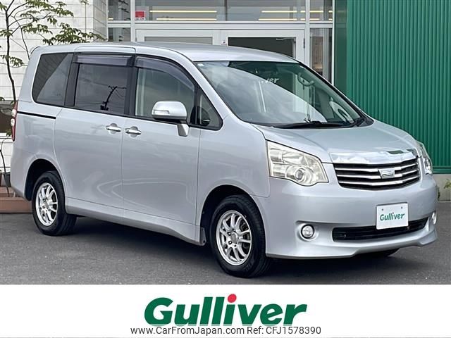 toyota noah 2011 CFJ1578390 image 1