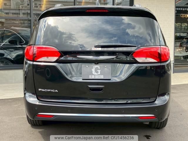 chrysler pacifica 2017 quick_quick_fumei_2C4RC1BG7HR530532 image 2