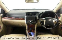 toyota premio 2013 504928-924483