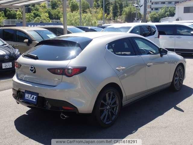 mazda mazda3-fastback 2023 CFJ1618291 image 2