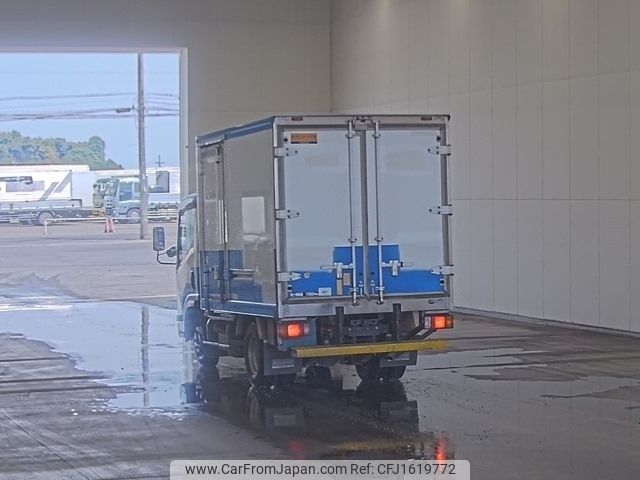 isuzu elf-truck 2017 CFJ1619772 image 2