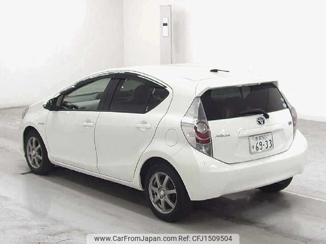 toyota aqua 2012 CFJ1509504 image 2
