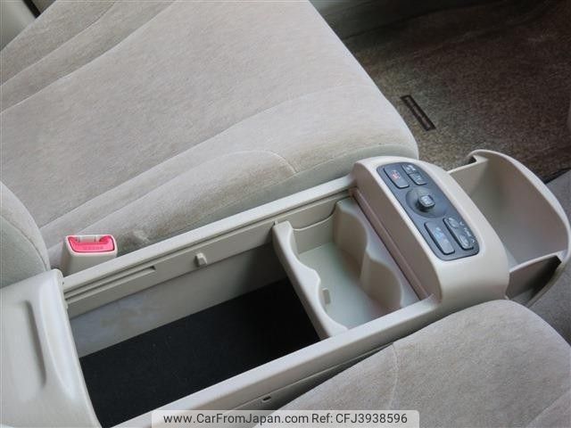 取引ページ 2003 Toyota Vista ZZV50 - Car Price $2,063