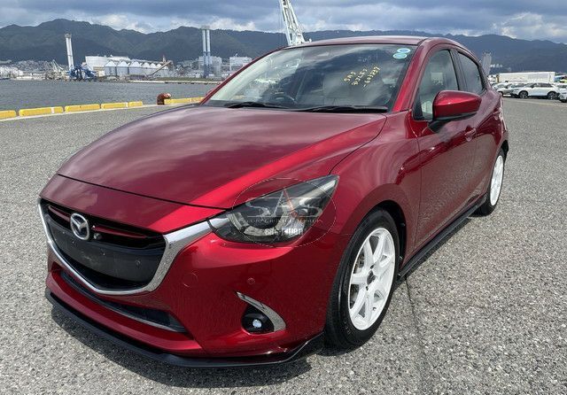 mazda demio 2018 CFJ1613711 image 2