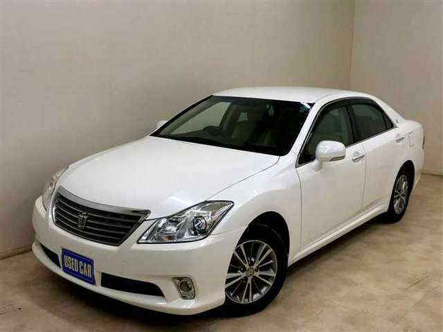 toyota crown 2011 181108125646 image 1