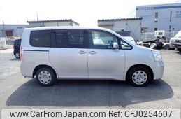 toyota noah 2008 NIKYO_LK69003