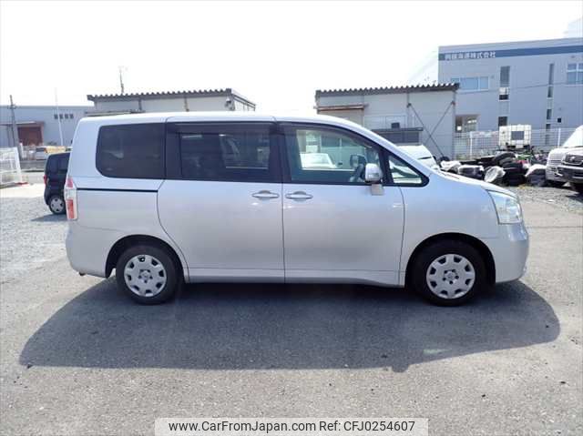 toyota noah 2008 NIKYO_LK69003 image 1