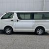 toyota regiusace-van 2017 GOO_JP_700070896330250522004 image 8