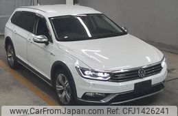 volkswagen passat 2018 CFJ1426241
