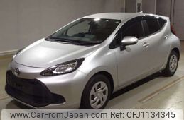 toyota aqua 2022 -TOYOTA--AQUA 6AA-MXPK11--MXPK11-2047702---TOYOTA--AQUA 6AA-MXPK11--MXPK11-2047702-
