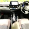 toyota c-hr 2017 -TOYOTA--C-HR DAA-ZYX10--ZYX10-2081469---TOYOTA--C-HR DAA-ZYX10--ZYX10-2081469- image 2