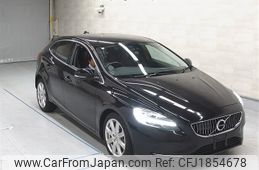 volvo v40 2018 CFJ1854678