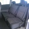 toyota noah 2004 TE932 image 8