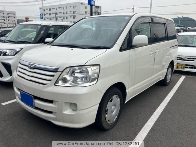 toyota noah 2003 -TOYOTA--Noah TA-AZR60G--AZR60-0165585---TOYOTA--Noah TA-AZR60G--AZR60-0165585- image 2