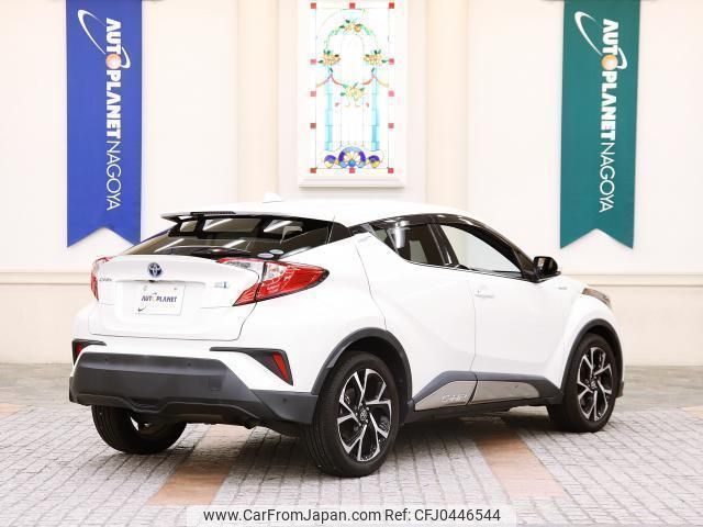 toyota c-hr 2017 quick_quick_DAA-ZYX10_ZYX10-2028627 image 2