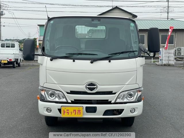 hino dutro 2022 GOO_NET_EXCHANGE_0508221A30250613W001 image 2