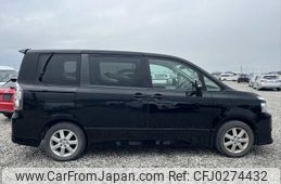 toyota voxy 2007 NIKYO_KM89614