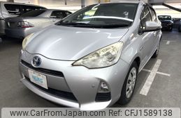 toyota aqua 2012 CFJ1589138